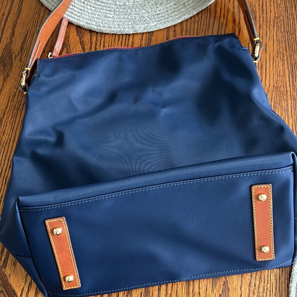 Dooney and Bourke nylon shoulder bag. New, never used - Picture 2 of 7